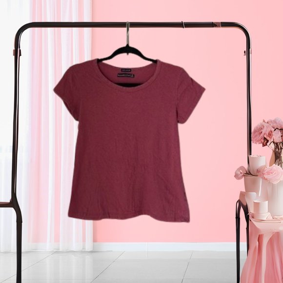 Abercrombie & Fitch Tops - Abercrombie & Fitch Tshirt - Size Small